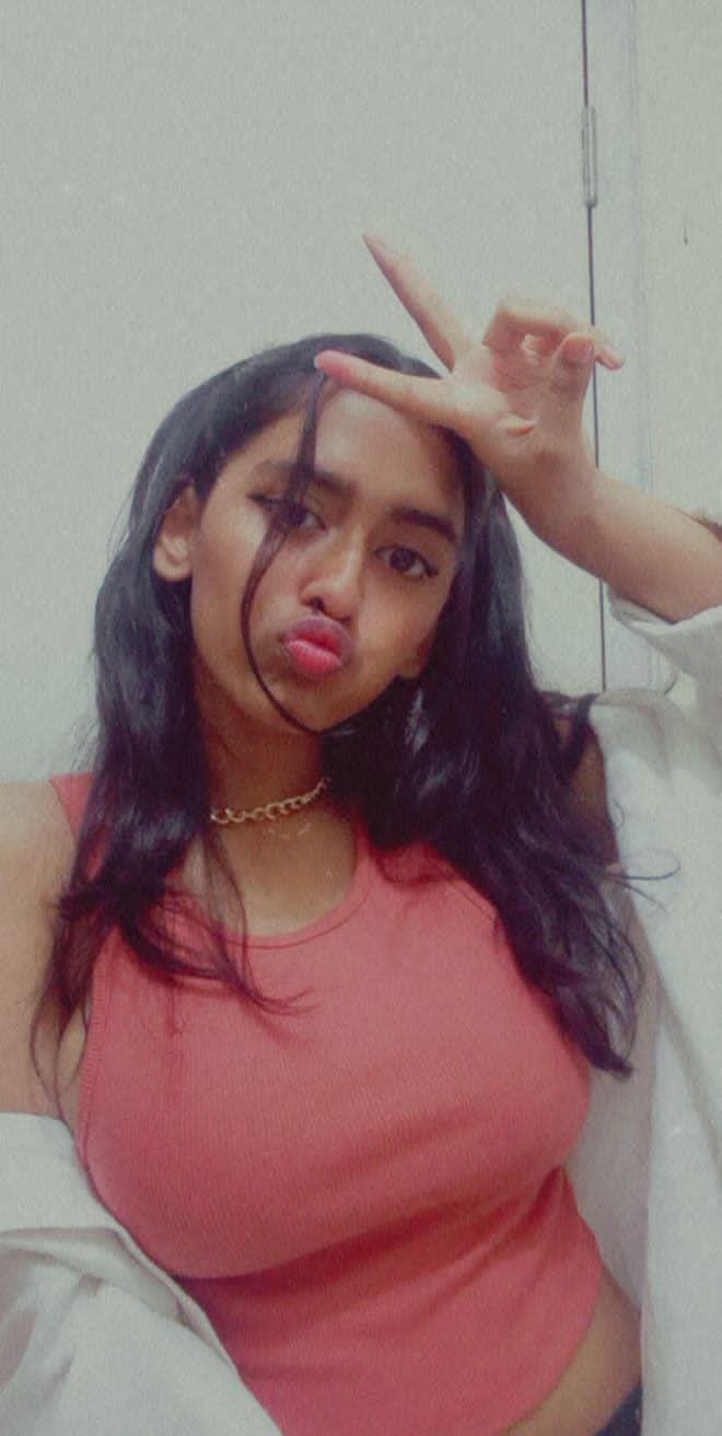 Beautiful girl showing her big boobs #vZoANw0a