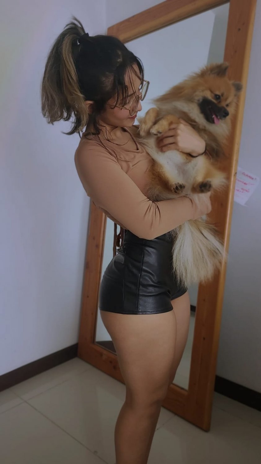 Petite Colombian #hvu3yPYm