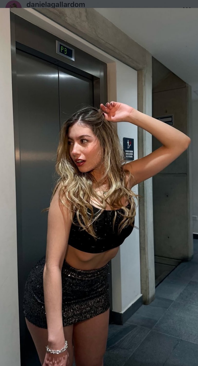 Loira branquinha deliciosa #aUd8LM1k