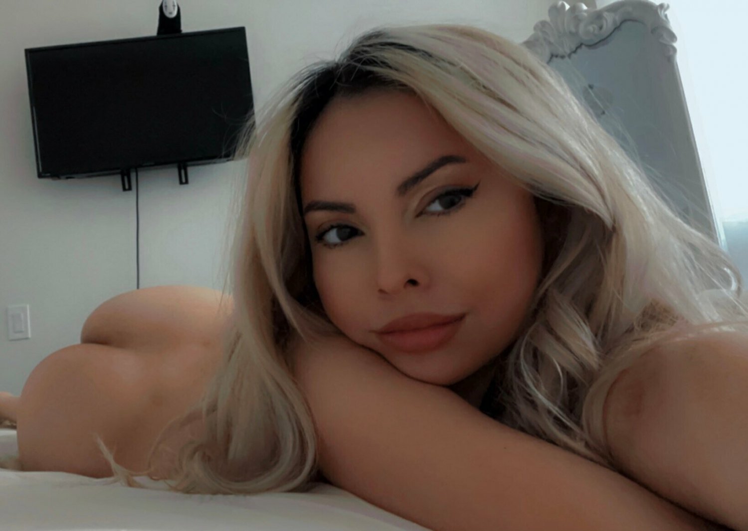 Sexy thicc latina slut naked #GxzZrx3k