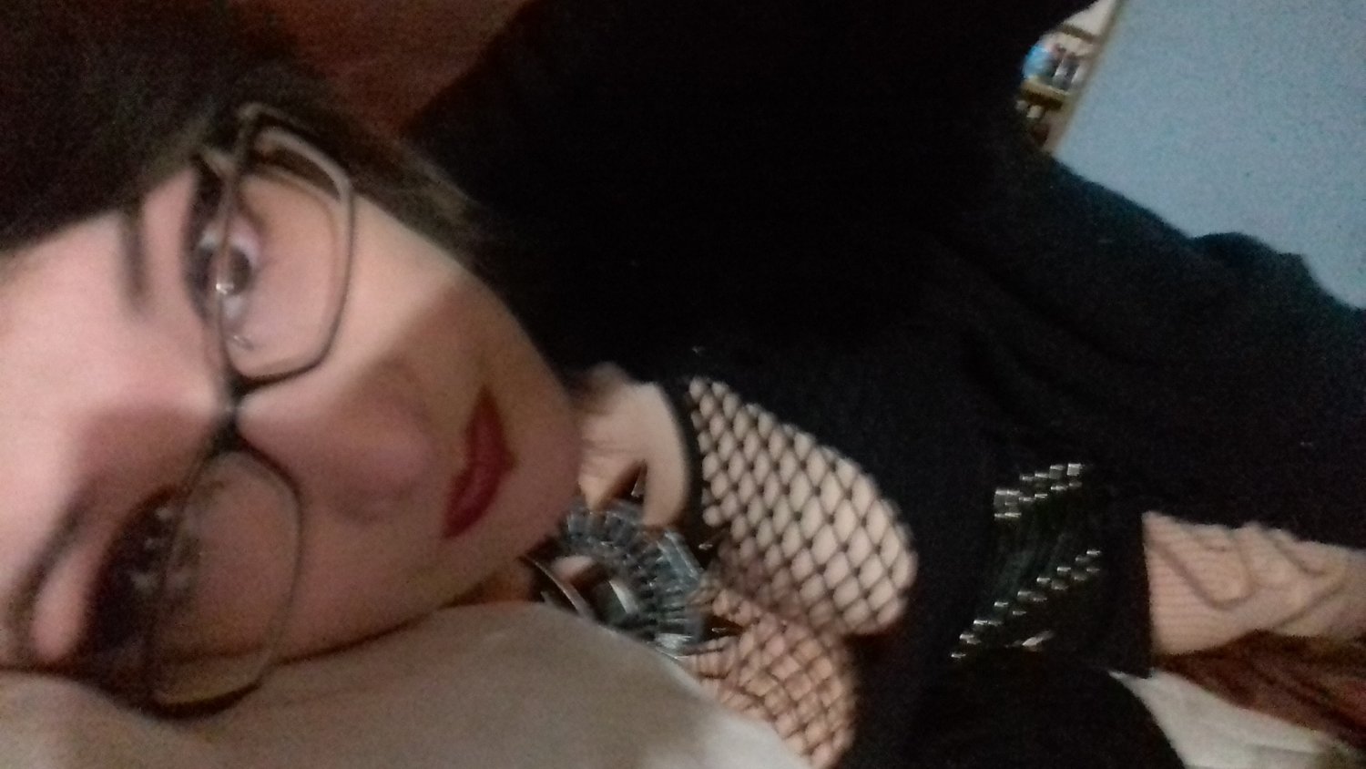 Chilena - Lady_loba / Lacrimis_venus #o2lsZLLj