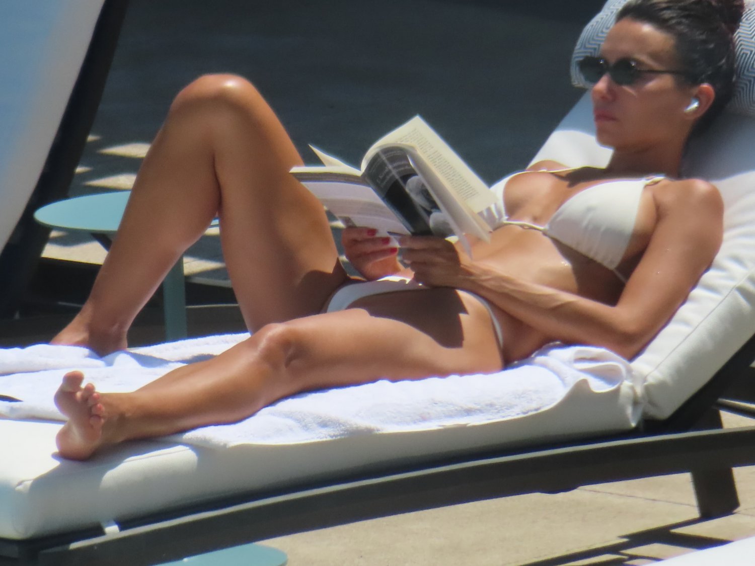 Hot milf with pussy on display #Gagpcz9c