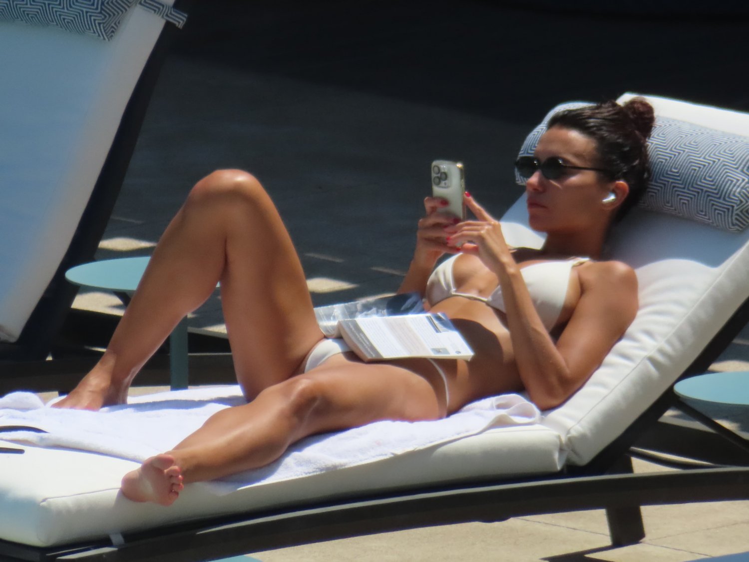 Hot milf with pussy on display #RJMhHdde