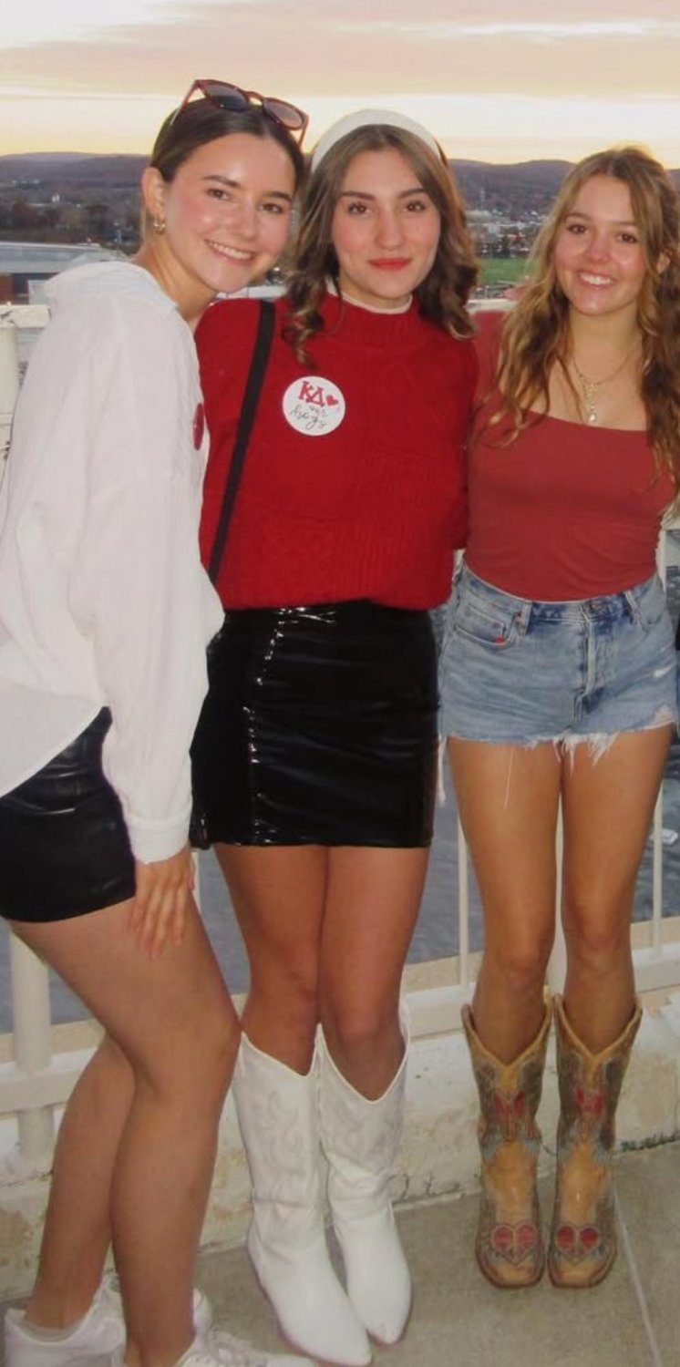 Cute College girl undresses shows off her nice tight body #nsDfKItE