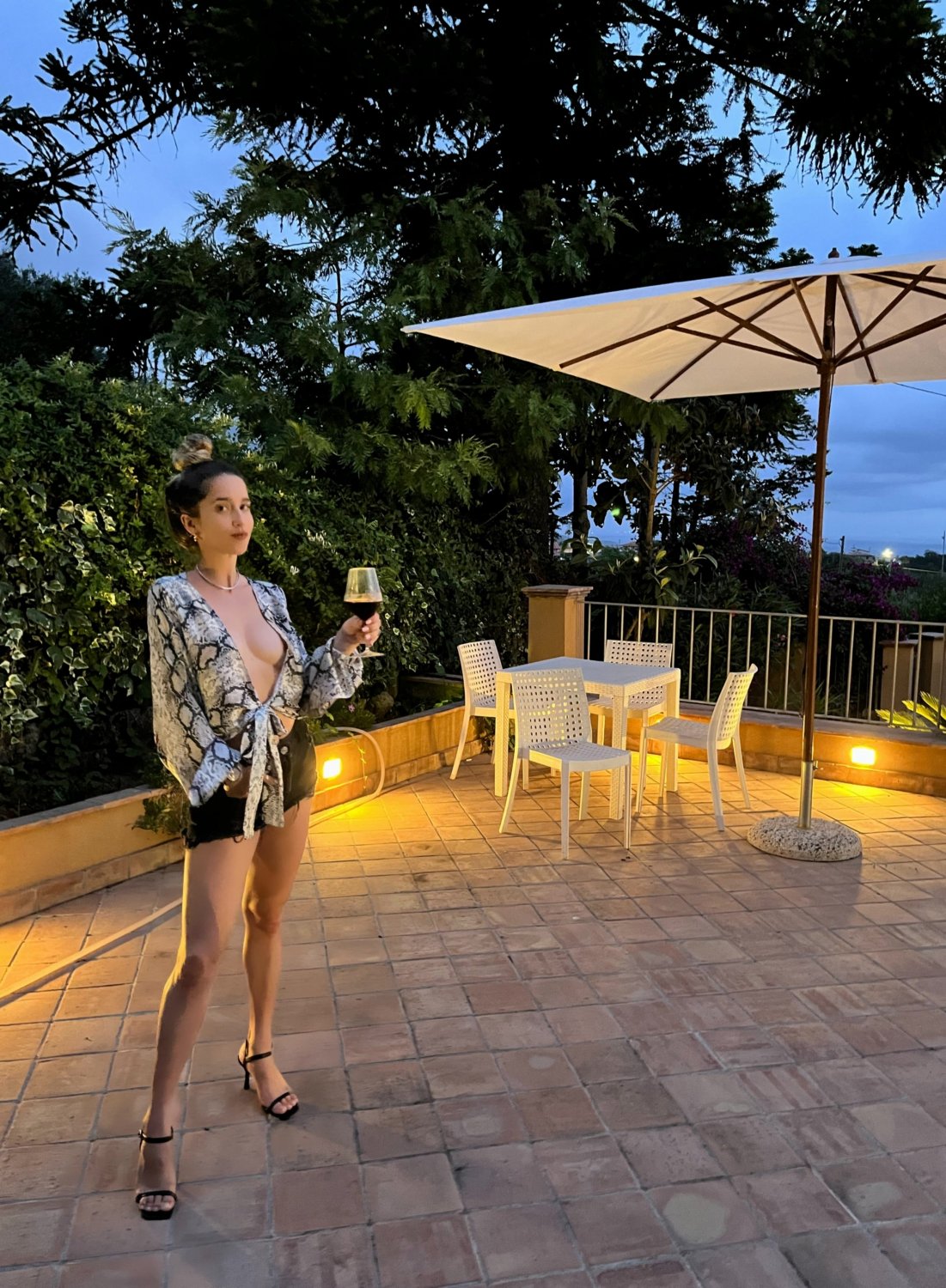 Cheers to you undressing me later #hYHdkfEA