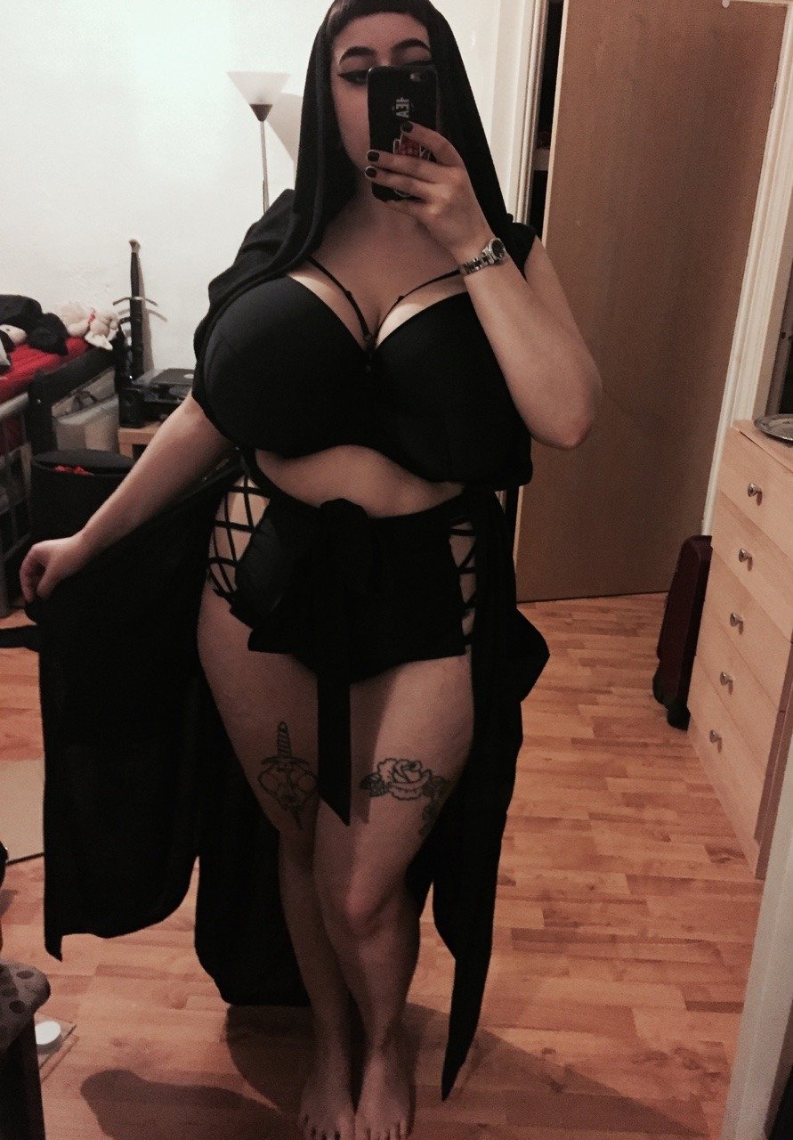Huge tit goth babe #3Ee4fU5p